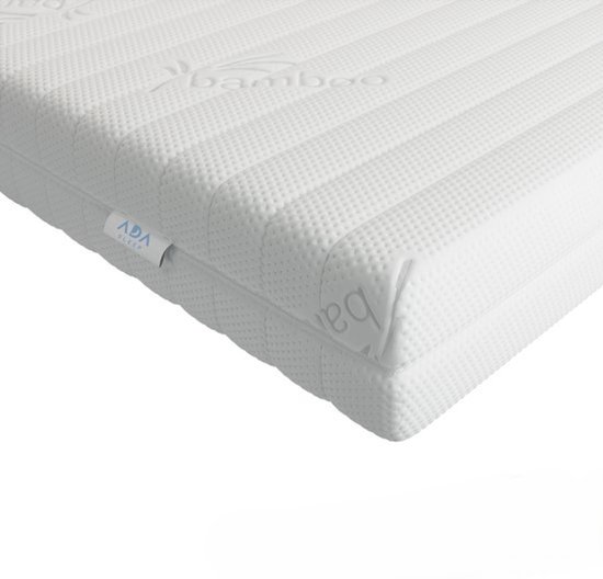 Witte Ada Sleep koudschuimmatras met een gestructureerd, ventilerend oppervlak en een hypoallergeen label.