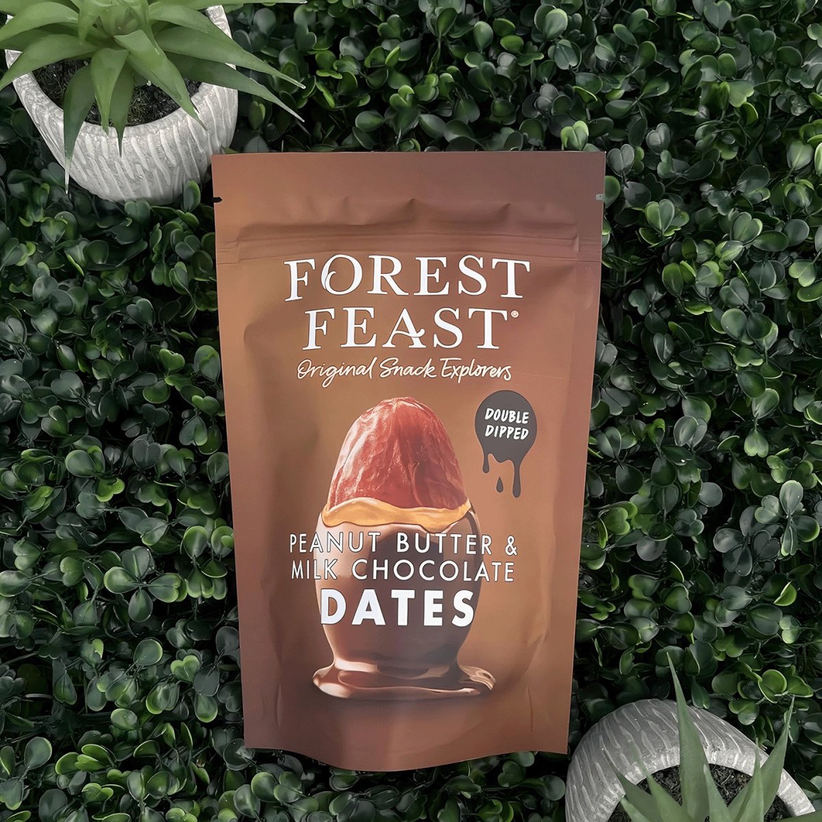 Forest Feast dadels met pindakaas- en melkchocoladecoating, 140 g