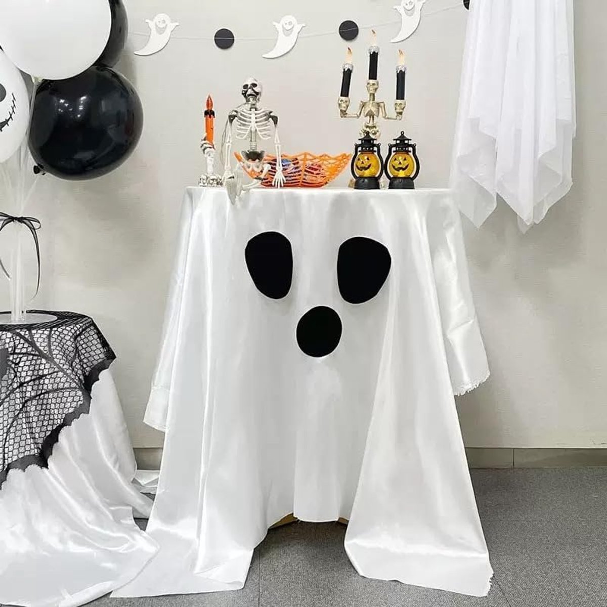 6 Stuks Ronde Halloween Tafelkleedjes met Spookprint - 150 cm - Feestdecoratie voor Thuis