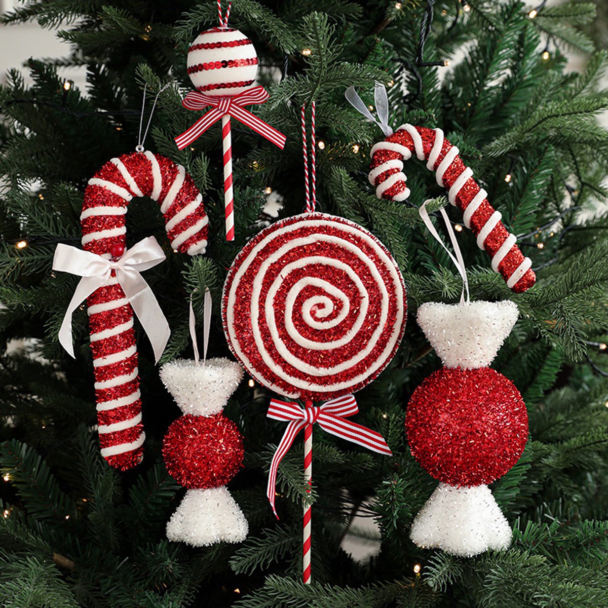 Set van 6 kerstornamenten in de vorm van lolly's en kleurrijke snoepmodellen – Geschikt voor kerstbomen en feestdecoraties – Gemaakt van klei – Diverse stijlen