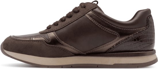 Bruine Tamaris sneaker met rits, suède en glanzende details, krokodillenprint op de hiel.