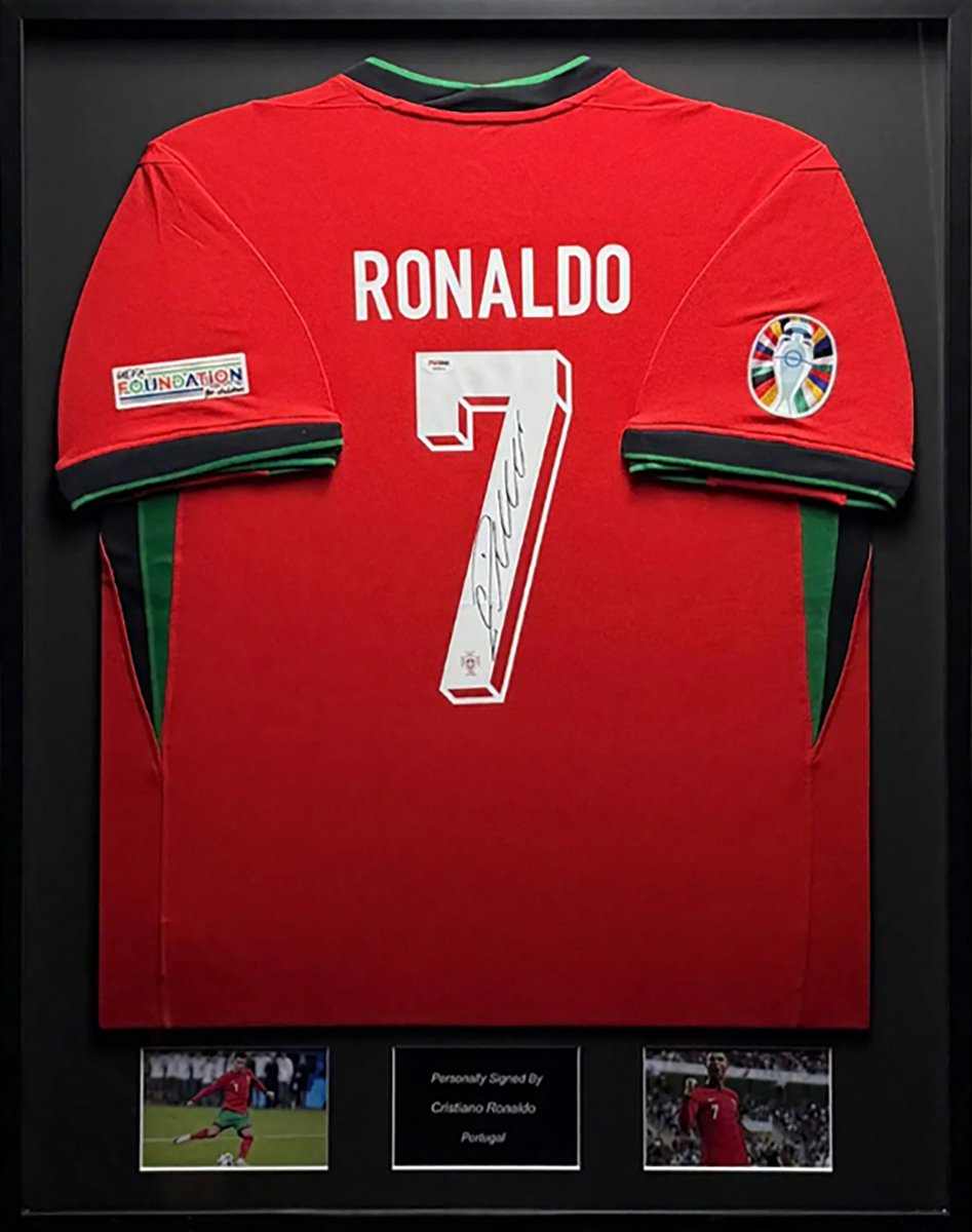 Cristiano Ronaldo gesigneerd Portugal 2024 ingelijst thuis shirt