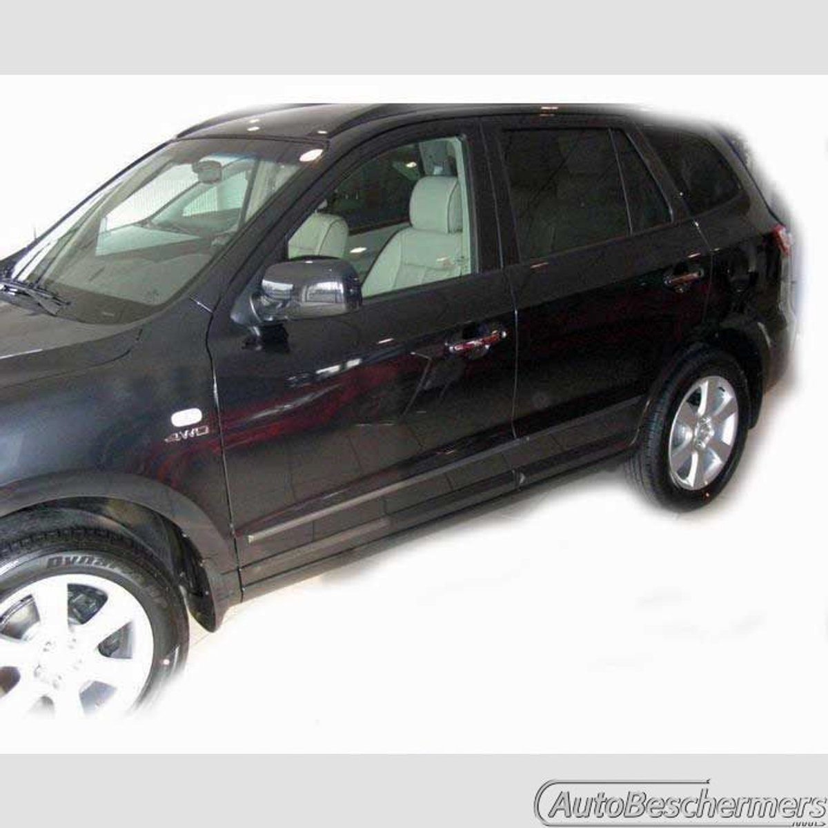 Stootlijsten set zwart voor Hyundai Santa Fe 07.2006-2012. De stootstrips zijn zelfklevend. Set a 4 stuks (#0011)