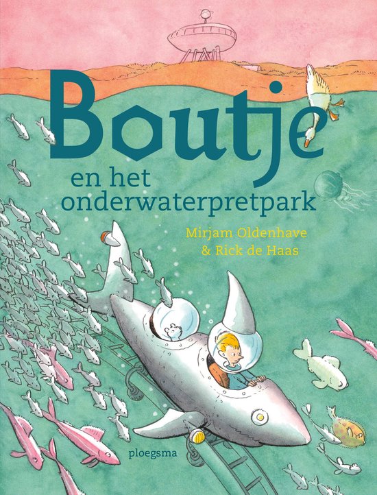 Boek "Boutje en het onderwaterpretpark" met een jongen in een duikboot, omringd door vissen, kwallen en een eend.