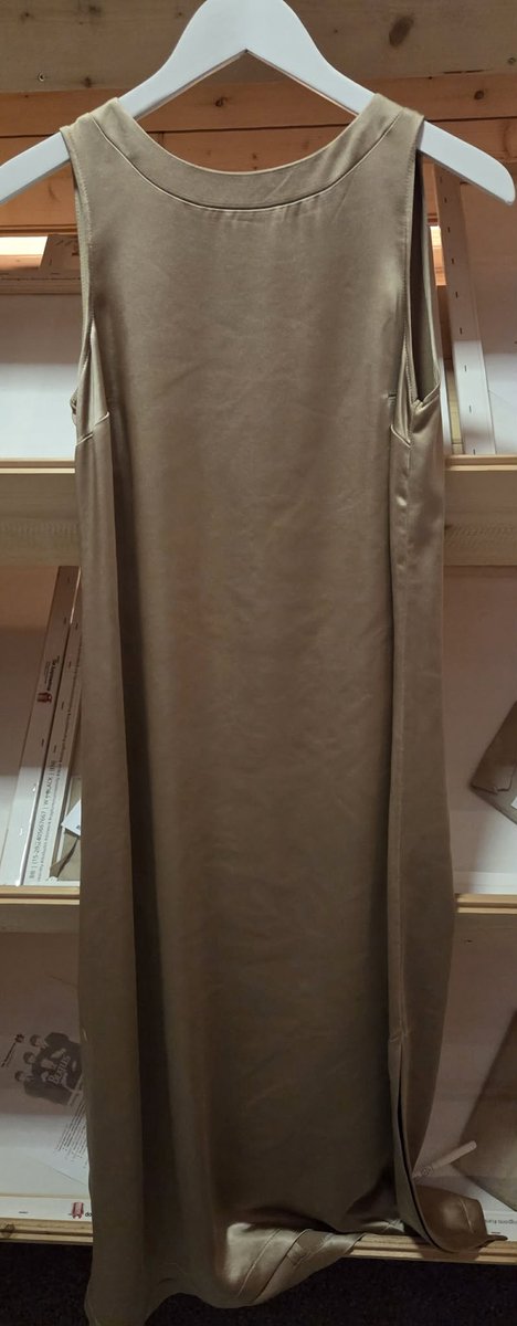 Jurk ATMOS ( zandkleur ) maat 38