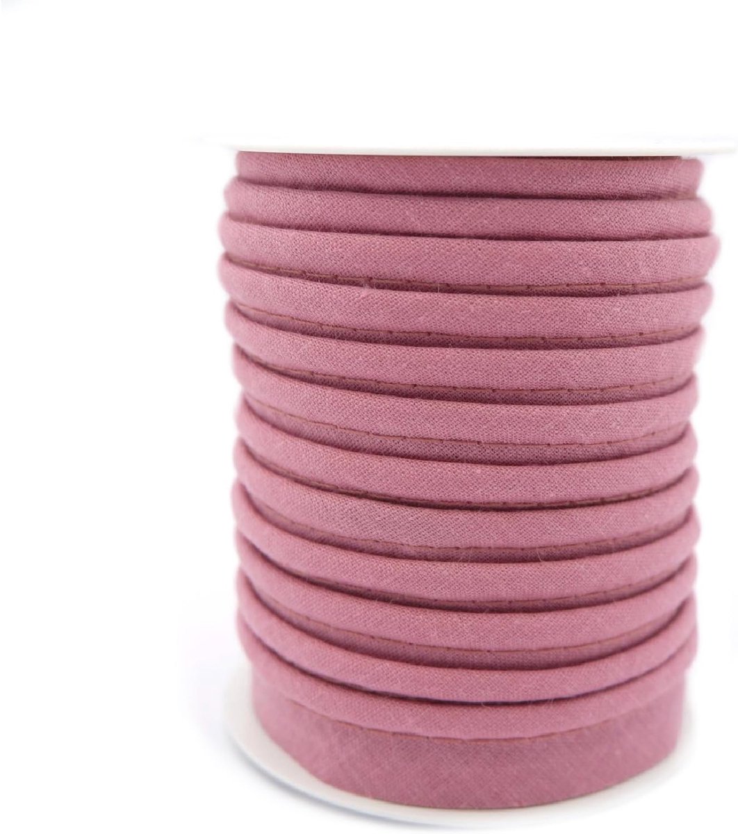 = Randkant Voor Naai-, Decoratie- en Knutselprojecten. Samenstelling 50% Katoen en 50% Polyester. Totale Breedte van 15 mm, Koord van 5 mm en Flap van 10 mm. 10 Meter Haspel - (Bedenken)