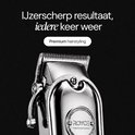 Zilverkleurige Royce tondeuse met digitale display.