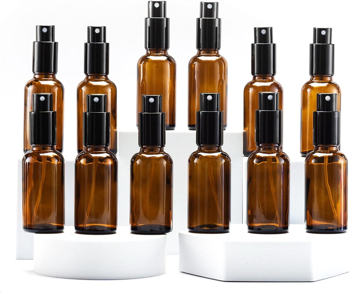 Amber Glass Spray Bottle 30ml, met Kleine Fijne Nevelspray, Metalen Dop, Navulbaar voor Essentiële Olie, Reizen, Schoonmaken, Parfum, Aromatherapie, Make-up - 12 Stuks