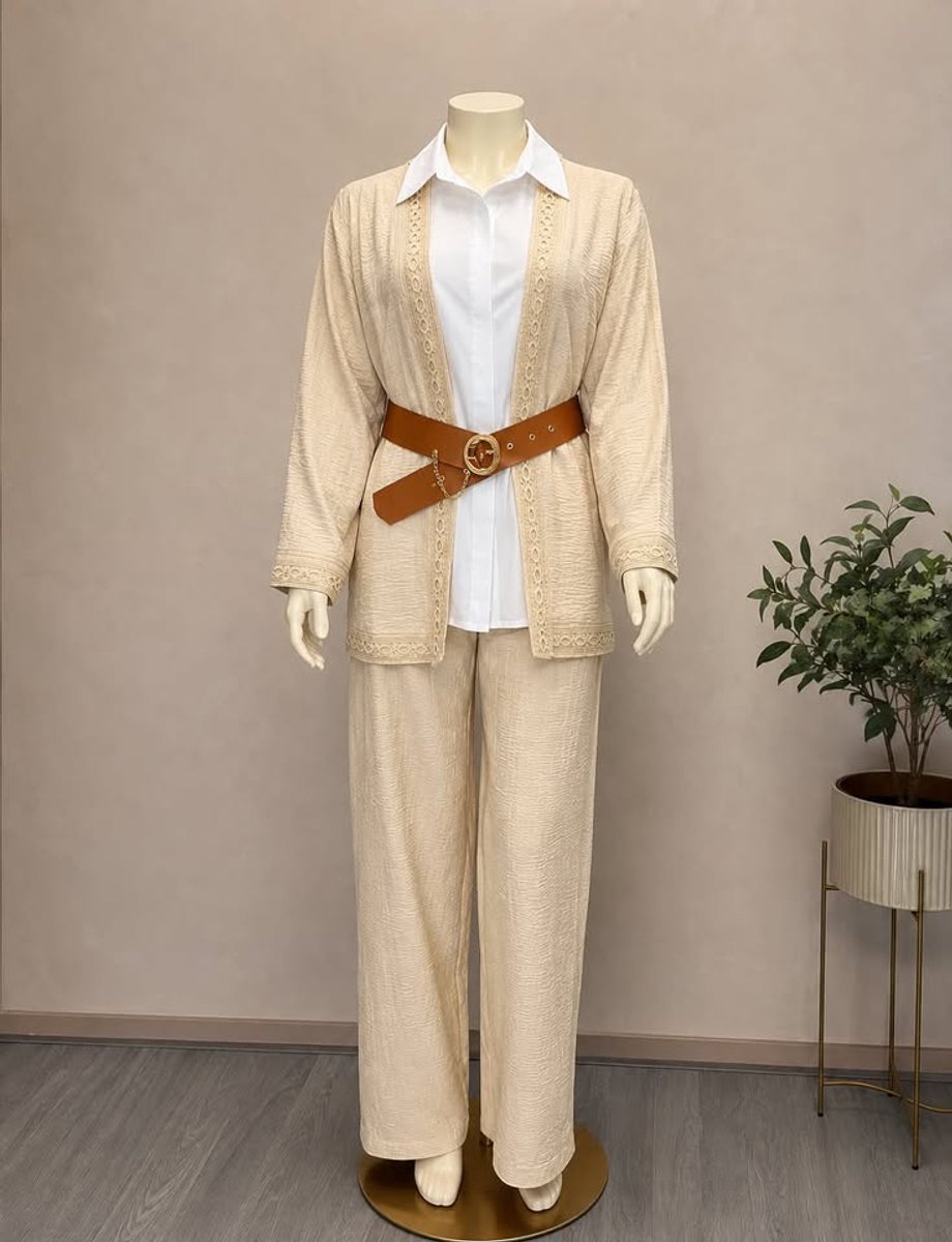 Luxe Driedelige Dames Set met Riem – Blazer, Blouse en Broek - Beige, L