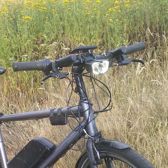 Fietslamp Voor - Krachtige LED - Veilig Fietsen - Hoge Lumen Output - 2000 Lumen - Zwart — afbeelding 2