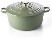 Groene BK Bourgogne gietijzeren braadpan met deksel, 28cm. De deksel heeft concentrische cirkels en een zilverkleurige knop.