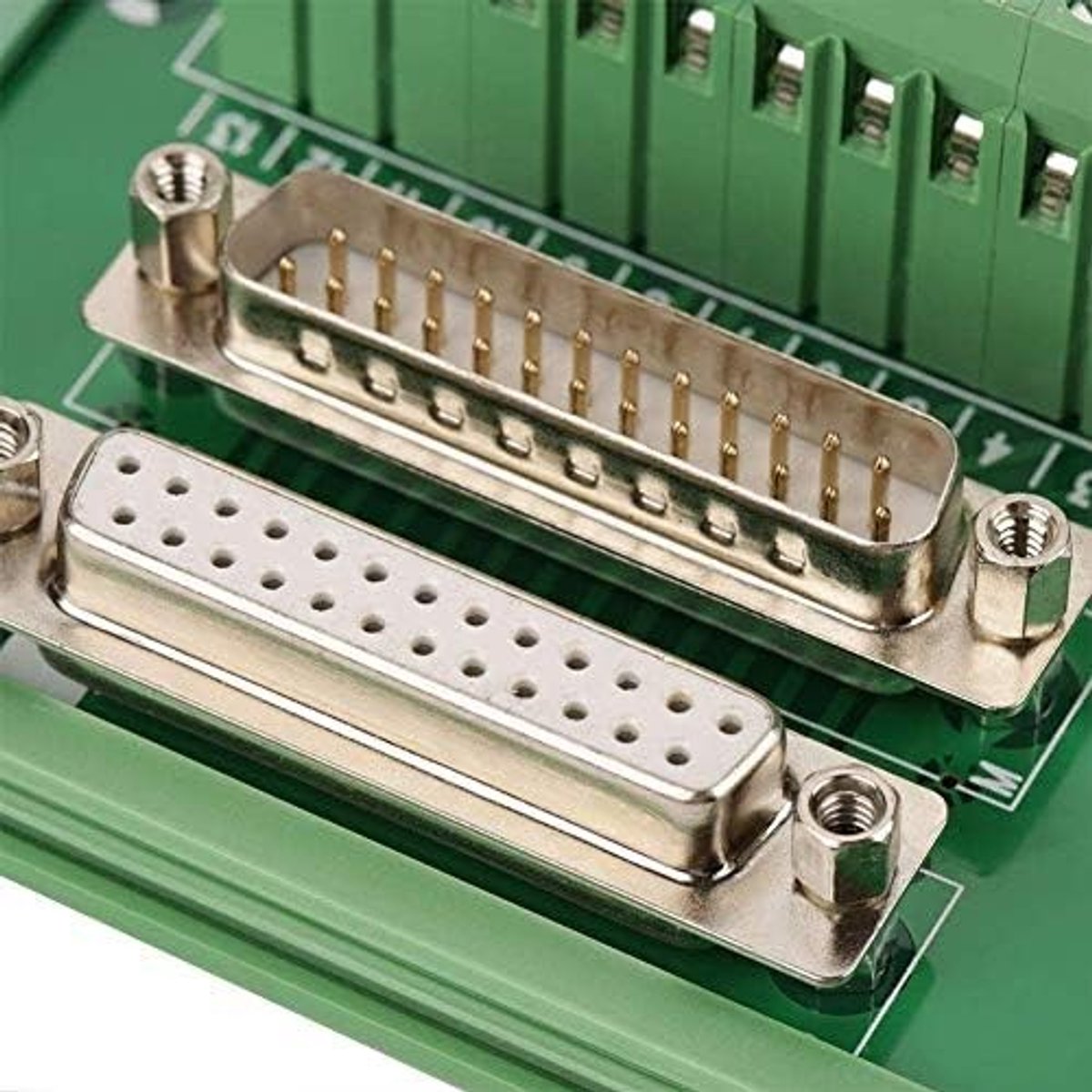 D-Sub Pin Strip Socket Breakout Board voor DIN Rail - PCB Terminal Block Interface met Aansluitmogelijkheden en Bescherming tegen Stroomonderbreking
