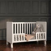 Love For Sleep Francis Babybedje 2-in-1 – Meegroeibed 120x60 cm – Met Extra Uitvalbeveiliging – Ruimtelijk Design – Exclusief Matras – Massief Grenenhout – Wit