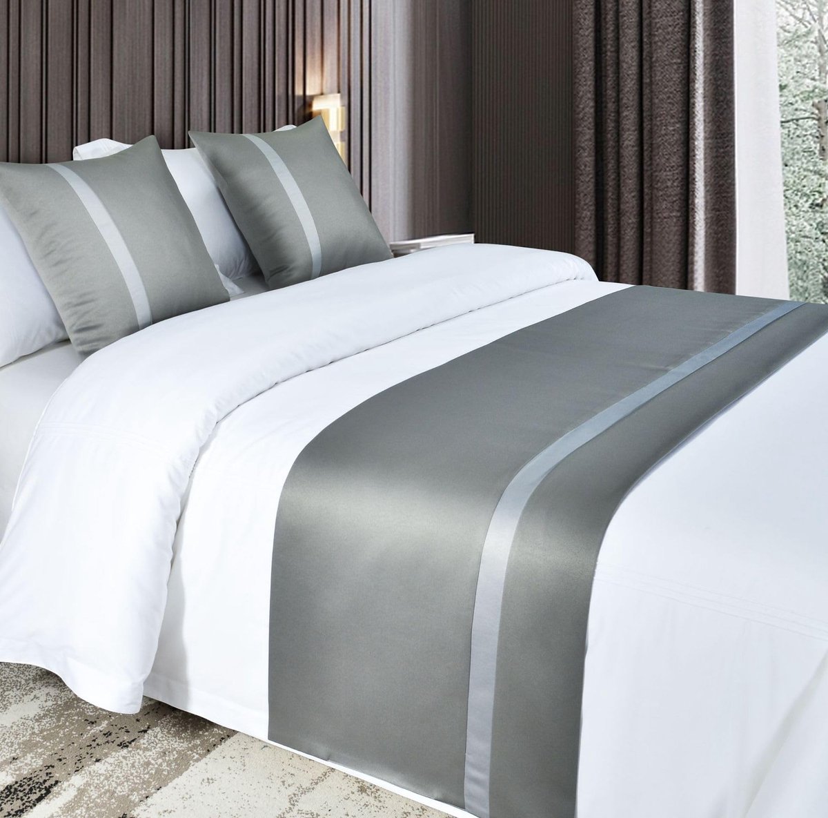 Omgoods - King Bed Runner - Donkergrijs met Lichte Strepen en 2 Kussenslopen 50x50 cm