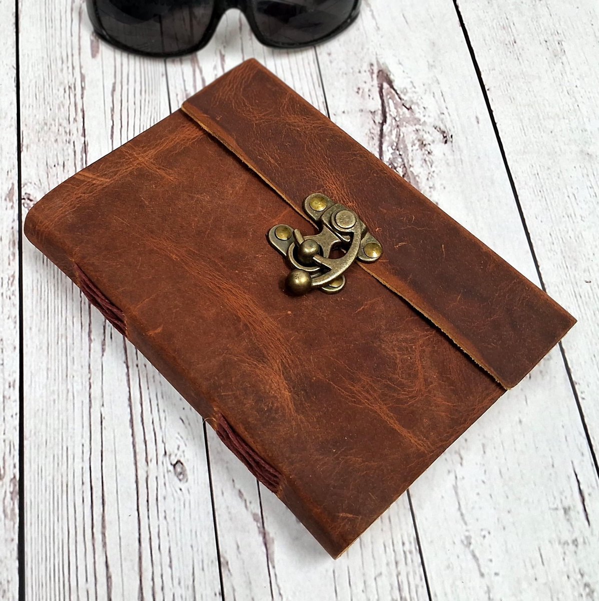 Omgoods - Lederen Dagboek 'Lock Your Secrets' - Handgemaakt met Uniek Sluitmechanisme