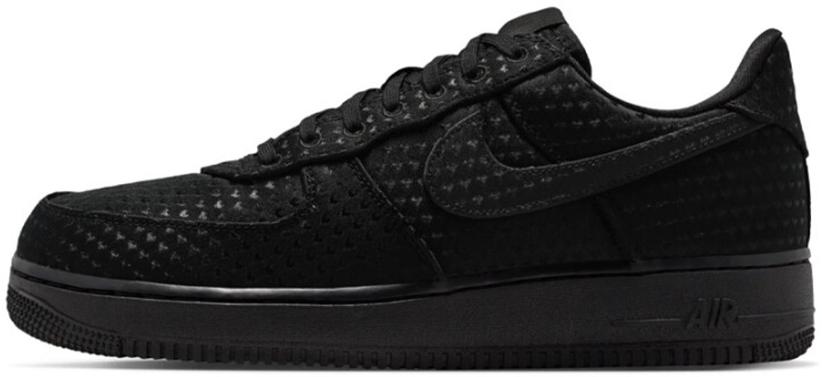 Nike Air Force 1 Retro ‘Valentine’s Day’ . Wit