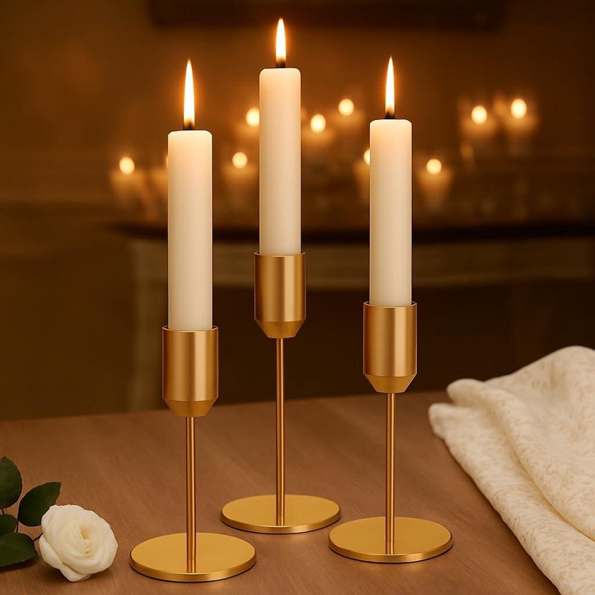 Set Kandelaars - Messing Kaarshouders - Tafel Decoratie - Drie Verschillende Hoogtes - 3 Stuks - Goud