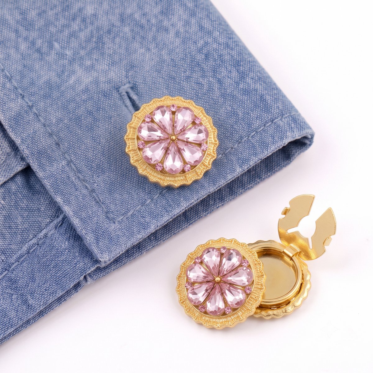 Button Covers Set van 2 - Knoop Covers voor Overhemden & Blouses - Met Bloem Motief van Kristalsteentjes - Manchetknopen Alternatief - Accessoires Cadeau - Roze