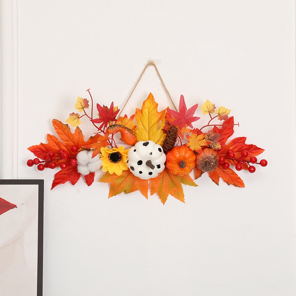 Herfstkrans met pompoenen en esdoornbladeren - inclusief ophangtouw - Geschikt voor voordeuren - Perfect voor Halloween en andere feestdagen