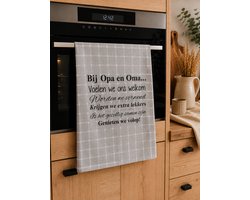 Theedoek met tekst bedrukt cadeau grijs Regels voor Bij Opa en Oma Thuis vaderdag verjaardag opa man feestdagen sinterklaas kerstmis hoera jullie worden grootouders zwangerschapsaankondiging Moederdag  Cadeau Mama Papa vrouw zwangerschap aankondiging
