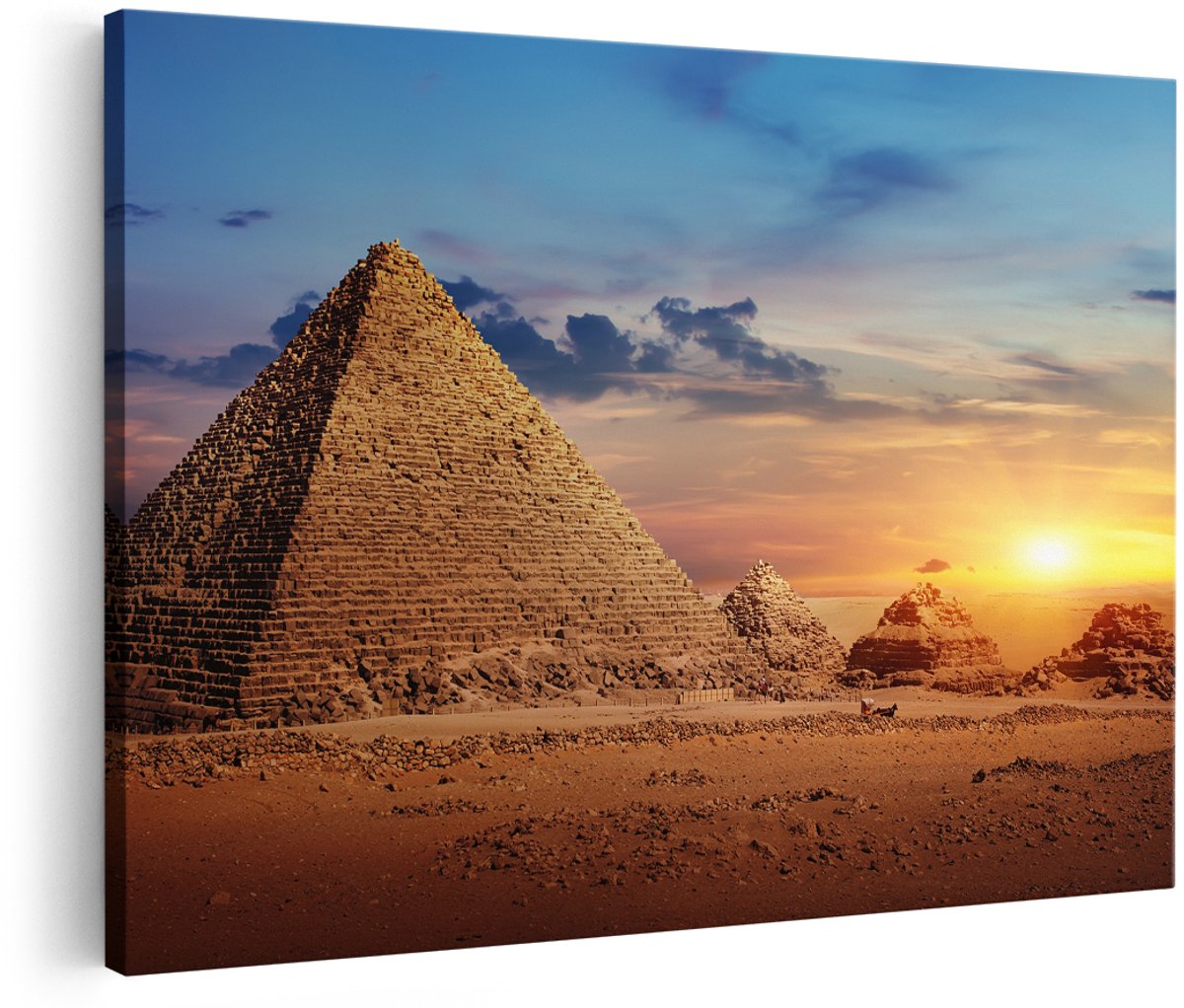 Artaza Canvas Schilderij Egyptische Piramides in de Woestijn - 150x100 cm - Groot - Foto Op Canvas - Wanddecoratie Woonkamer