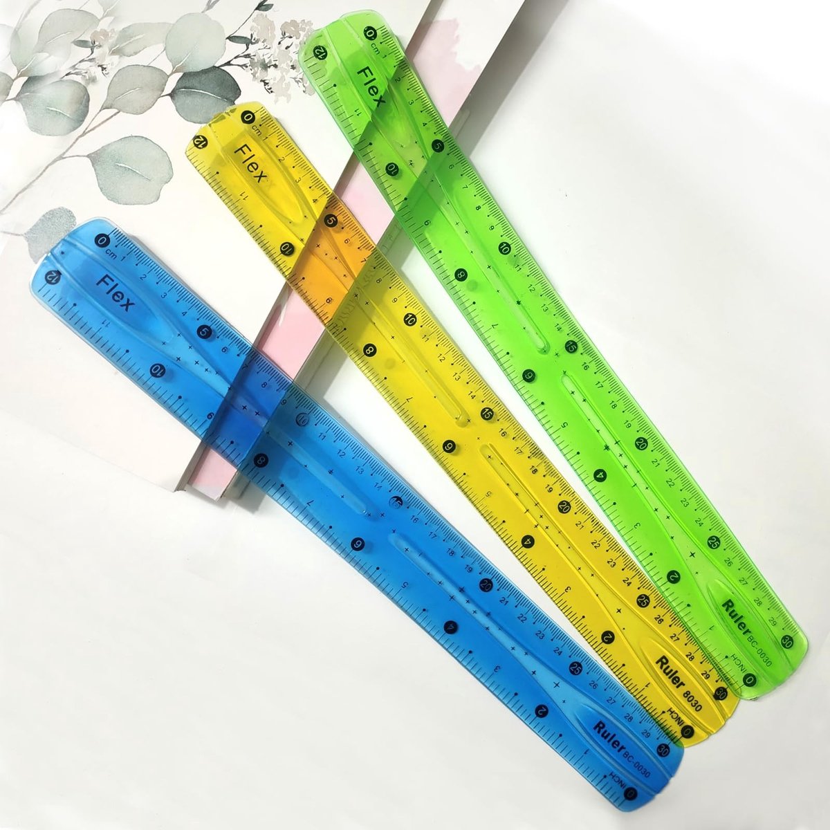 Dailygoods- Flexibele Liniaal 30 cm - 3 Stuks - Zacht Plastic - Buigbaar/Opvouwbaar - Onbreekbaar - Veilig zonder Scherpe Randen - Meetlat