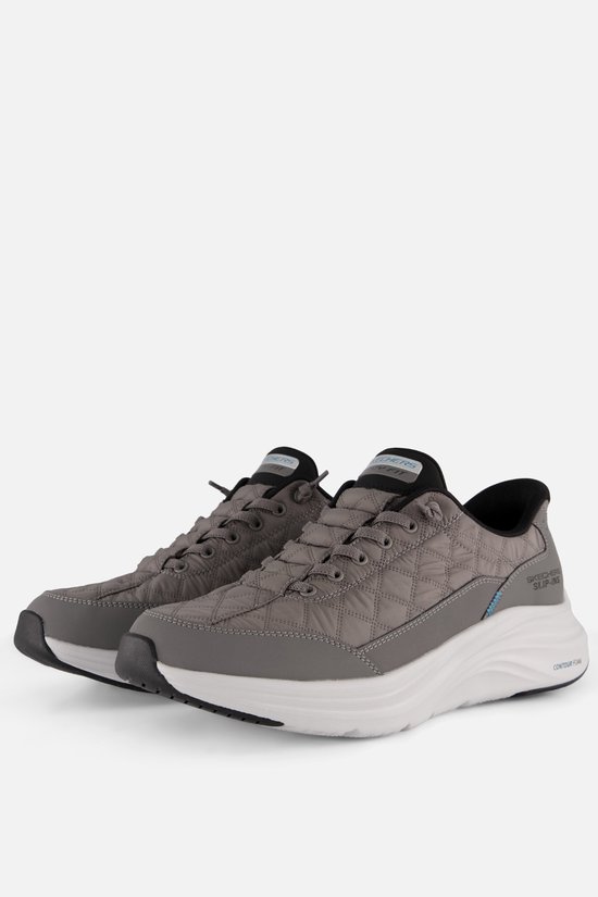 Grijze Skechers Slip-ins sneakers met gewatteerd bovenwerk, veters en witte zool met 'Contour Foam' tekst.