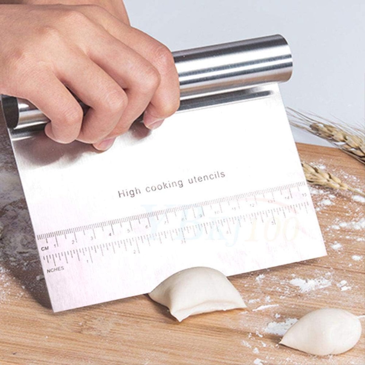SnelShoppen - Multifunctionele Deegschraper en Taartmes, Duurzaam RVS Broodmes, Cake en Pizza Schraper, 15 x 12 cm, Ideaal voor Keuken en Bakken
