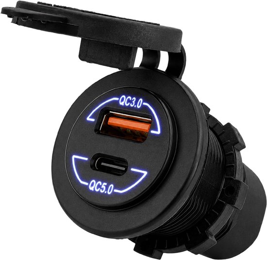 Zwarte USB-poort met USB-A "QC3.0" en USB-C "QC5.0" poorten en blauwe verlichting.