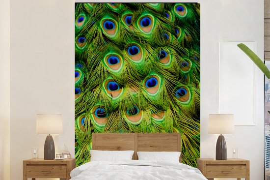 Behang - Fotobehang Structuur van pauwenveren - Breedte 180 cm x hoogte 280 cm