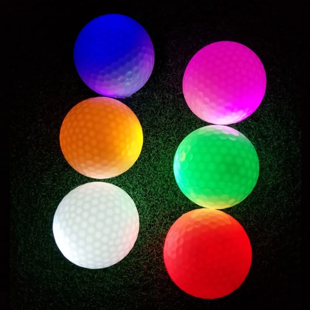 Dailygoods- Golfballen Gloeiend - 2-laags Ontwerp - 6 Stuks - Synthetisch Rubber - LED Verlichting - Levensduur Batterij 48 Uur - Lichtgevende Golfballen