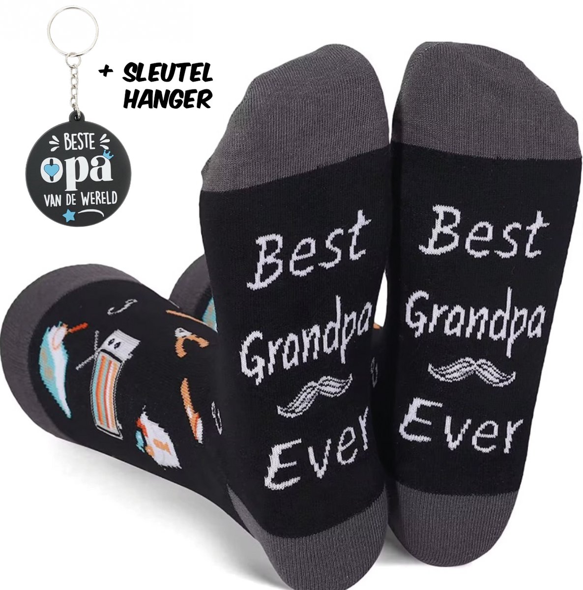 SilverAndCoco® - Beste Opa Sokken + Sleutelhanger / Gekke Vrolijke Foute Kleding / Leuke Grappige Dikke Warme Man Socks / Verjaardag Geschenk accessoires Sok Outfit Katoen / Mannen Sinterklaas Schoen Kerst Cadeau met Tekst - Best Grandpa