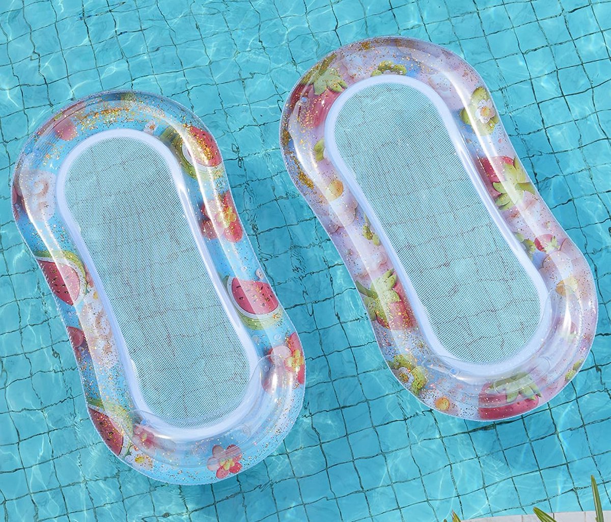 LISM-Opblaasbare ligstoel voor in het zwembad, geschikt voor volwassenen (150 cm x 75 cm), opblaasbare hangmat/zwemband, ideaal voor zwembaden, zomerse strandfeesten en andere buitenactiviteiten - verkrijgbaar in aardbei- en watermeloendesign.