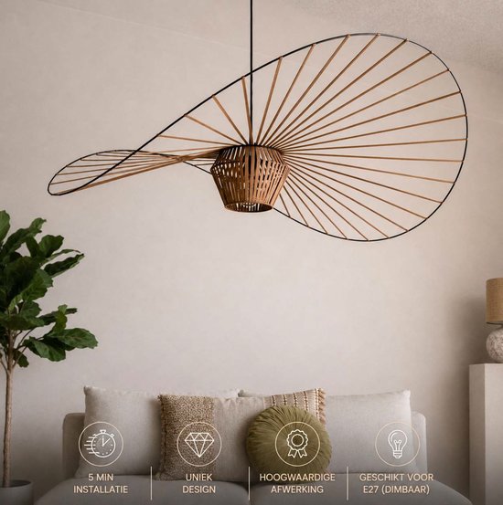 Hanglamp in de vorm van een koperbruine hoed met rotan mandje, 100 cm.