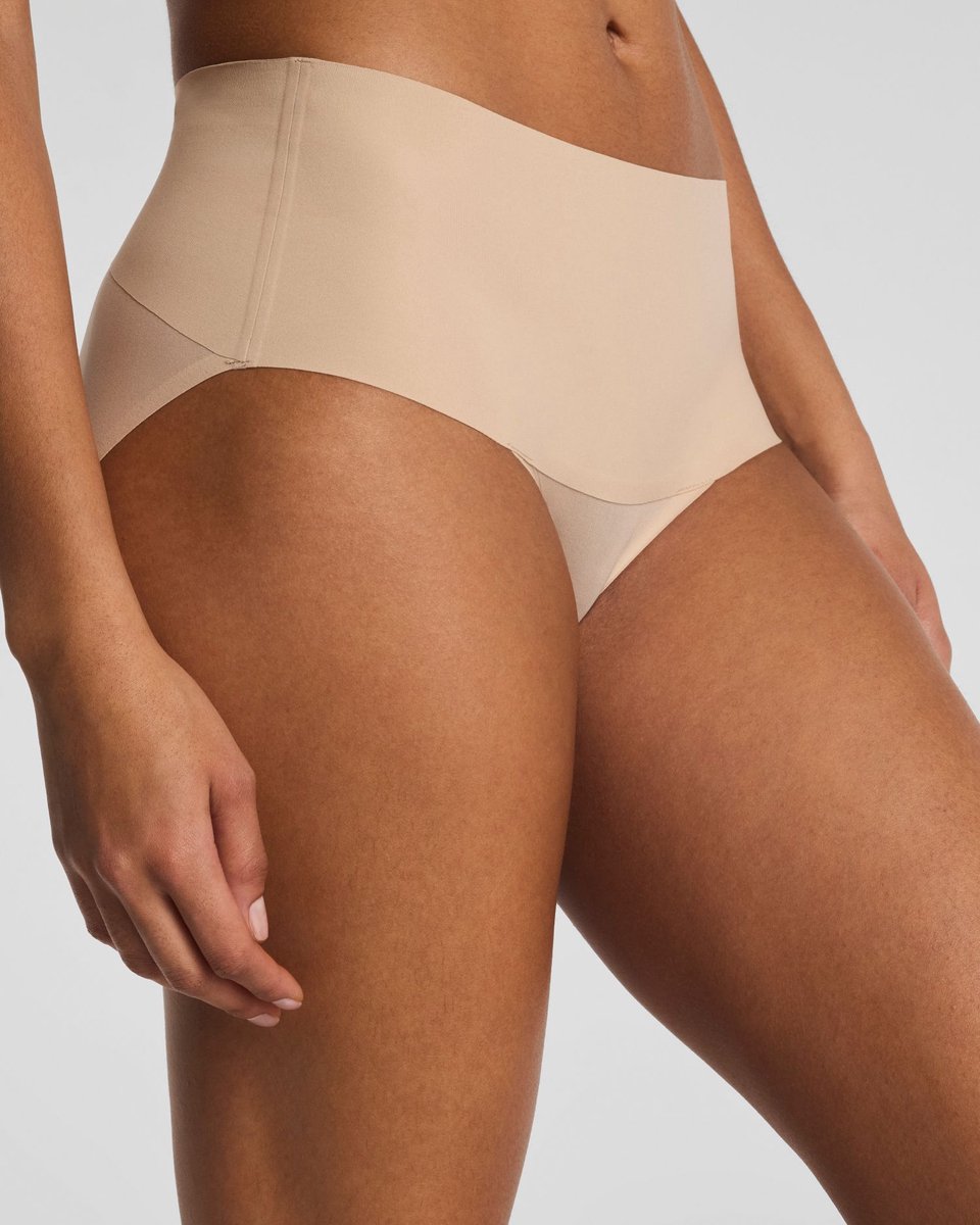 Spanx Undie-tectable Brief / Slip - Kleur Chai - Maat M