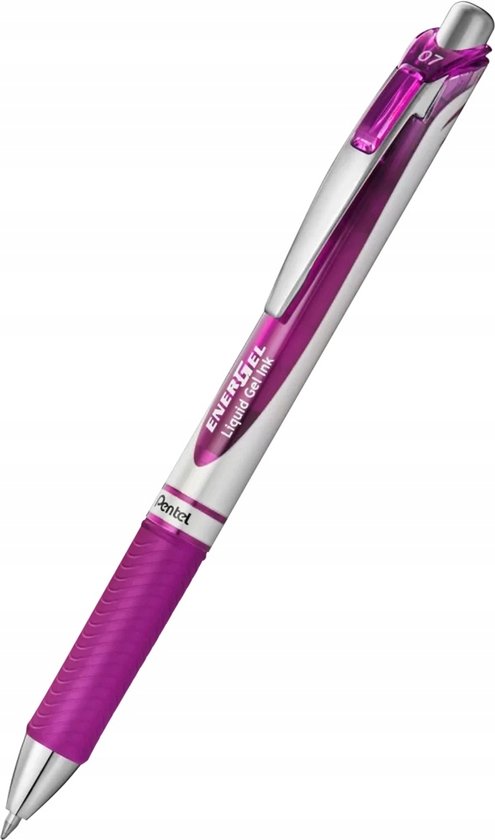 Pentel EnerGel gelpen in magenta met zilveren accenten. De pen heeft een rubberen grip en "07" aanduiding.