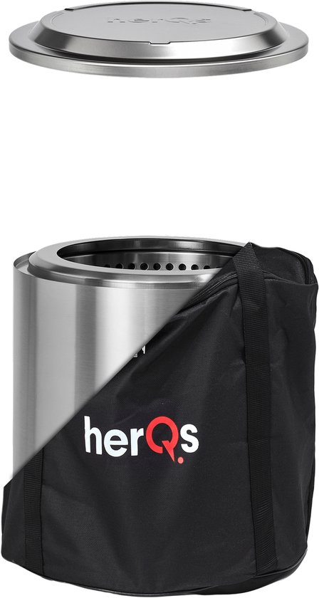 Een roestvrijstalen vuurkorf met deksel en een zwarte draagtas met het herQs logo.