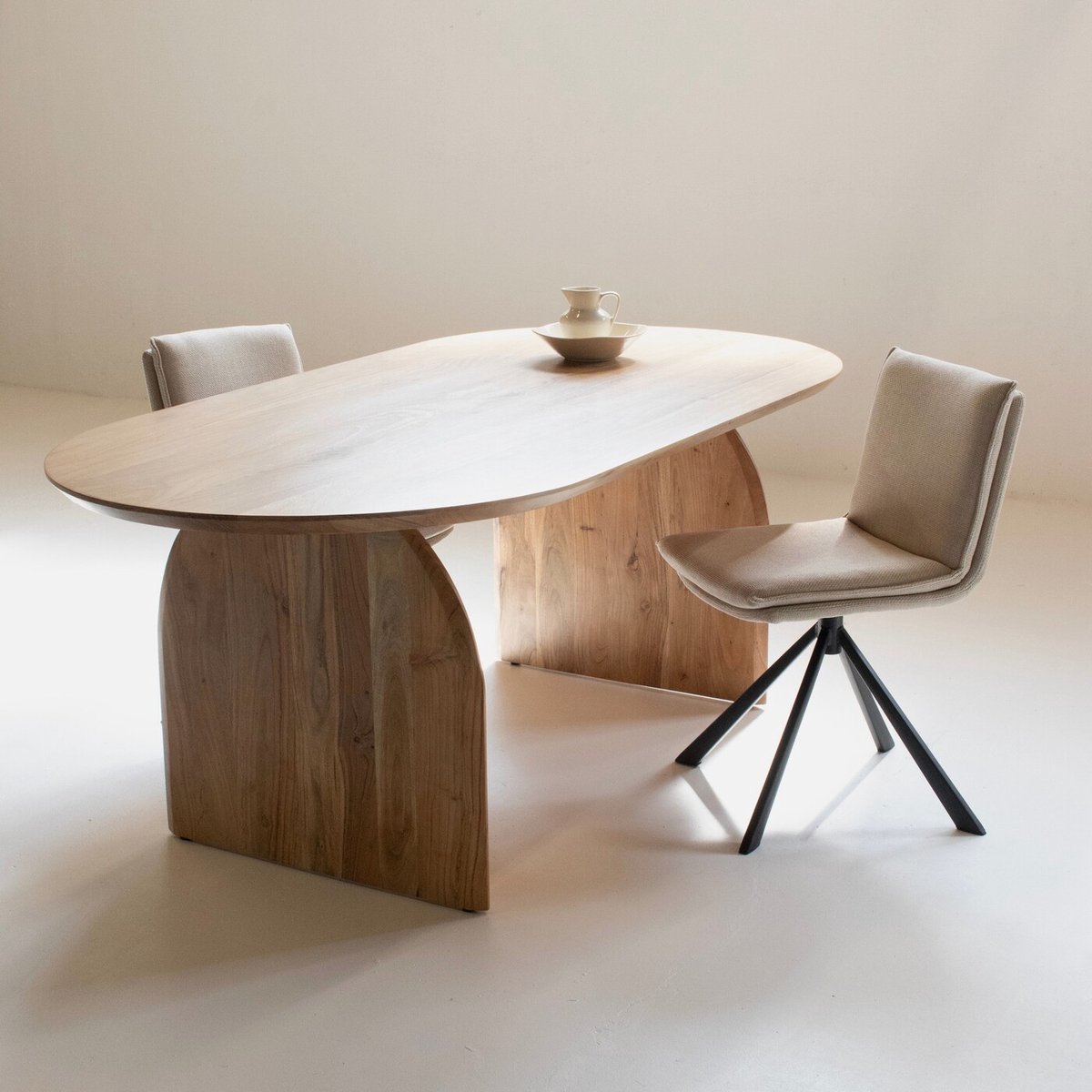 Giga Meubel Eettafel Daan - Ovaal - Acaciahout - 240cm