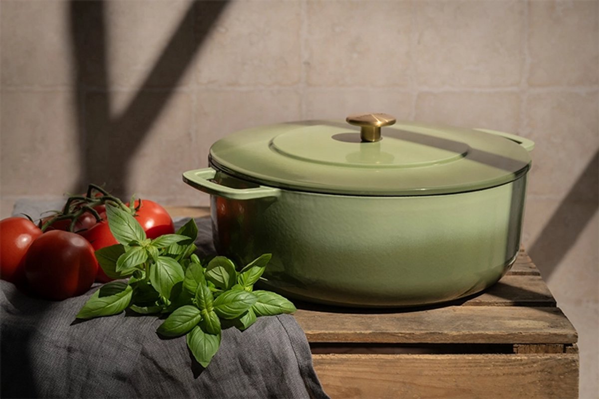 Combekk Gietijzeren Braadpan Ø28cm / Dutch oven - 100% Gerecycled - PFAS vrij - Geschikt voor alle warmtebronnen - 5,3L - Olive