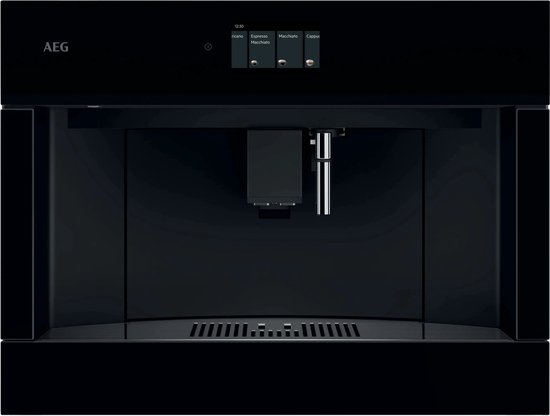 AEG inbouw espressomachine in het zwart, met een touchdisplay dat 'Ristretto', 'Espresso', 'Macchiato' en 'Cappuccino' toont.