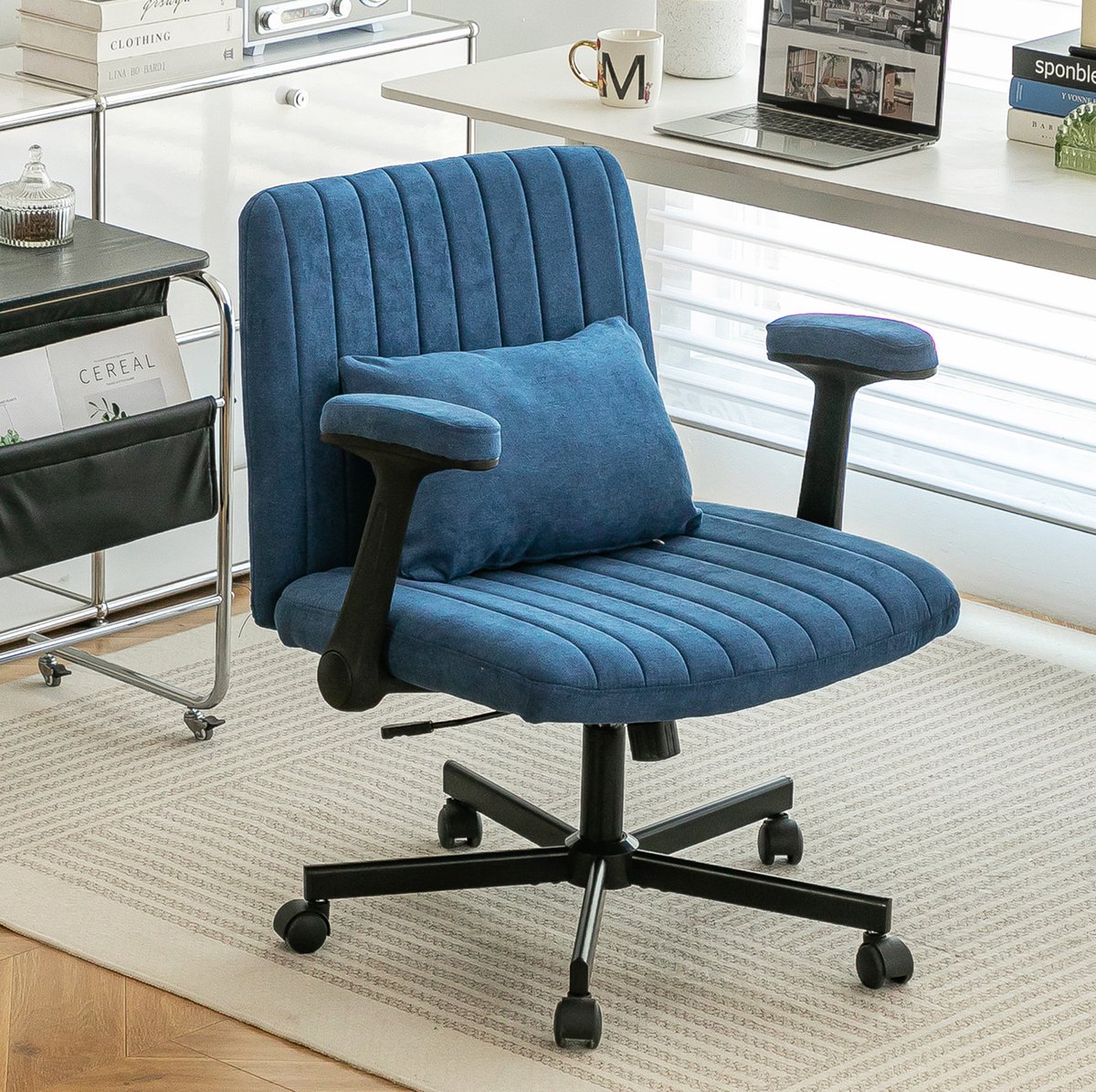 DESMIU Bureaustoel 76 x 92,9 cm - Hoogteverstelbaar En 360 Graden Draaibaar Met Opklapbare Armleuningen - Voor Thuiskantoor En Kleine Ruimtes - Velours Blauw