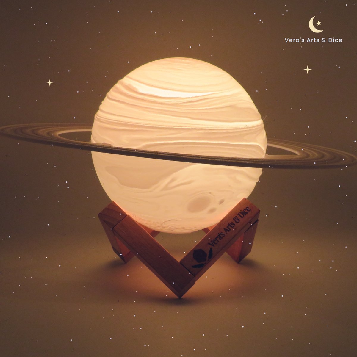 Saturnus Lamp - Vera's Arts & Dice - 16 Verschillende Kleuren - Planeet Lampen - Saturn Lamp - LED Lamp - Oplaadbaar Dimbaar Stroboscoop Afstandsbediening - 3D Print Handmade - Lampen Sfeerverlichting - Slaapkamer Woonkamer Kinderkamer
