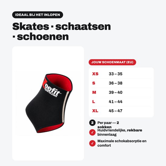 Zwarte Ezeefit enkelbrace met rode binnenzijde, gedragen in een bruine schoen. Maattabel EU.