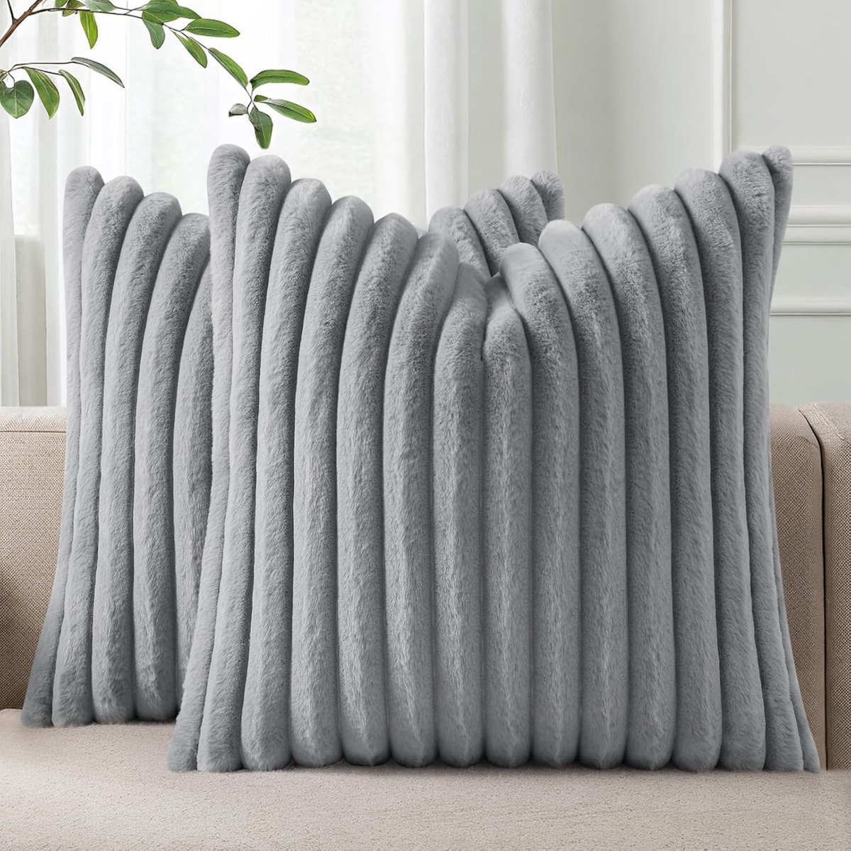 Omgoods - Set van 2 Zachte Imitatiebont Kussenslopen 65x65 cm Grijs