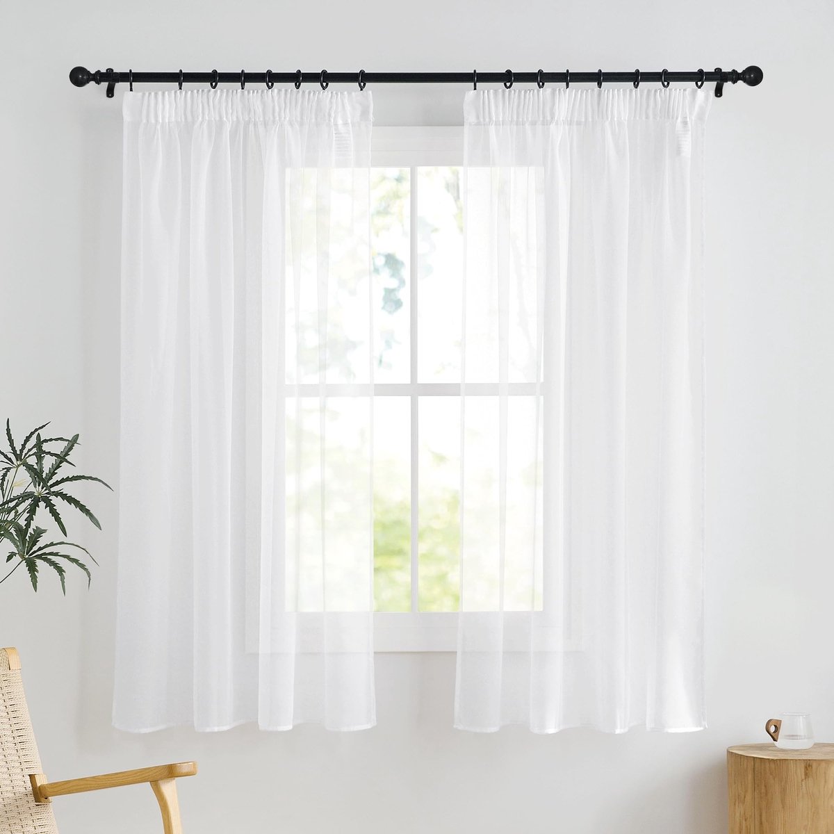 Omgoods- Raamgordijnen Witte Doorschijnende Vitragegordijnen - 2 Stuks - 140B x 137H cm - 100% Polyester - Rail Haken - Machinewasbaar