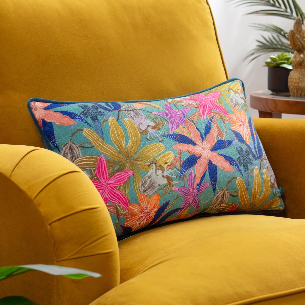 Omgoods - Tropisch Sierkussen Bloemen Madagascar Meerkleurig 30x50cm