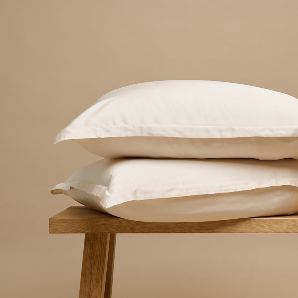 Coco & Cici - TENCEL Sateen Kussensloop Wit Zand - 1 kussensloop 50x60