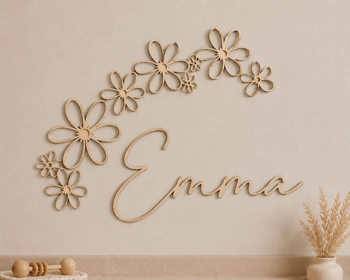 Gepersonaliseerde Houten Naamdecoratie met Bloemen – 50 x 25 cm – Wanddecoratie Babykamer & Kinderkamer – 5 mm Hout – Uniek Kraamcadeau