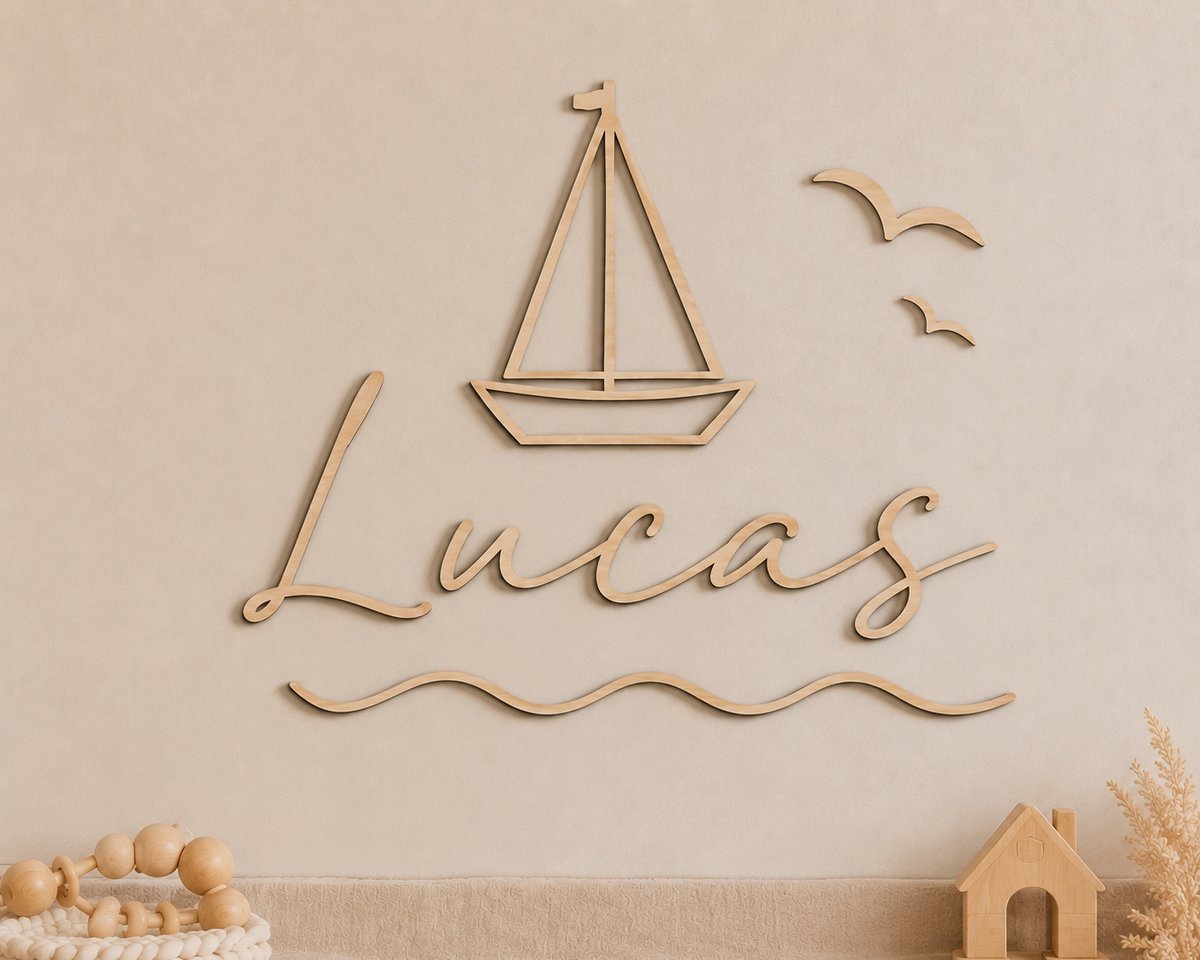 Gepersonaliseerde Houten Naamdecoratie met Zeilboot – 50 x 25 cm – Wanddecoratie Babykamer & Kinderkamer – 5 mm Hout – Uniek Kraamcadeau