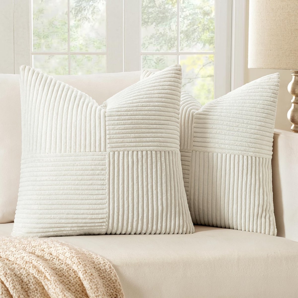 Omgoods - Set van 2 Decoratieve Kussenhoezen Ribfluweel Wit 40x40 cm
